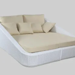 Patio Rattan & Wicker Daybed (Cream & White)